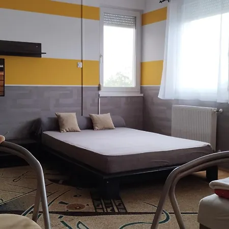 Apartamento Ketto Ciprus Appartman 2 *