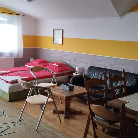 Apartamento Ketto Ciprus Appartman 2 *